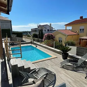 Luxury Near The With Private Pool -exclusive Use Banjole